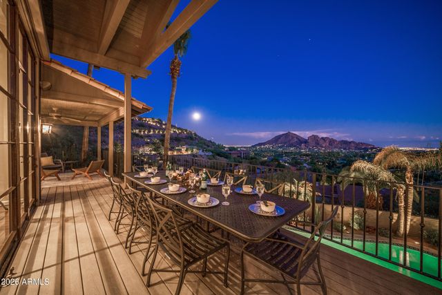 4455 E Moonlight Way, Paradise Valley, AZ 85253