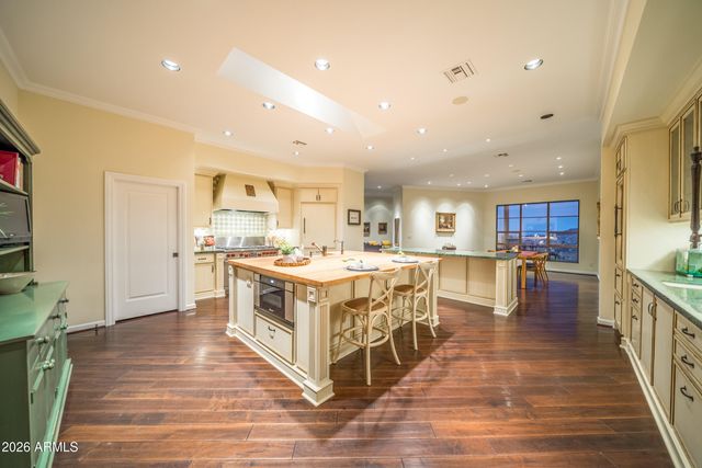 4455 E Moonlight Way, Paradise Valley, AZ 85253