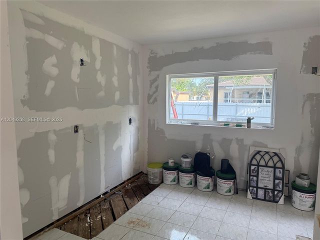 6346 NW 41st St, Virginia Gardens, FL 33166