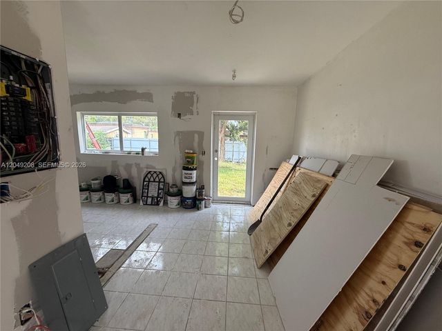 6346 NW 41st St, Virginia Gardens, FL 33166