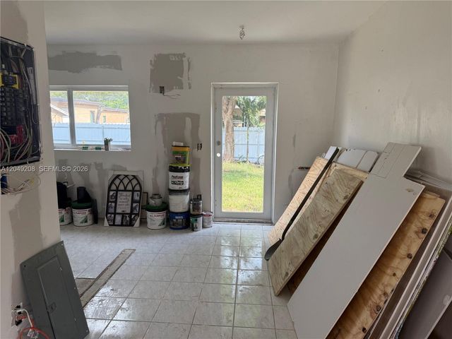 6346 NW 41st St, Virginia Gardens, FL 33166