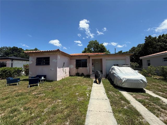 6346 NW 41st St, Virginia Gardens, FL 33166
