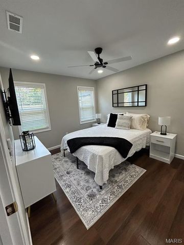 200 Missouri Avenue, St James, MO 65559