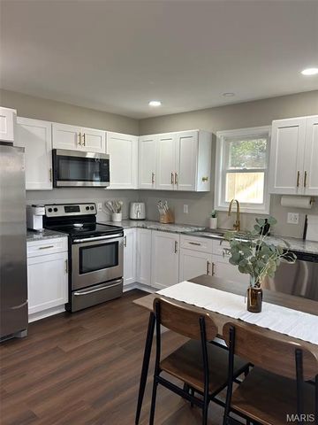 200 Missouri Avenue, St James, MO 65559