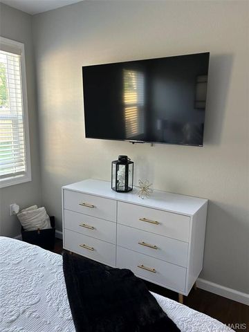 200 Missouri Avenue, St James, MO 65559