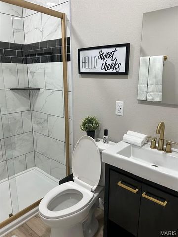 200 Missouri Avenue, St James, MO 65559