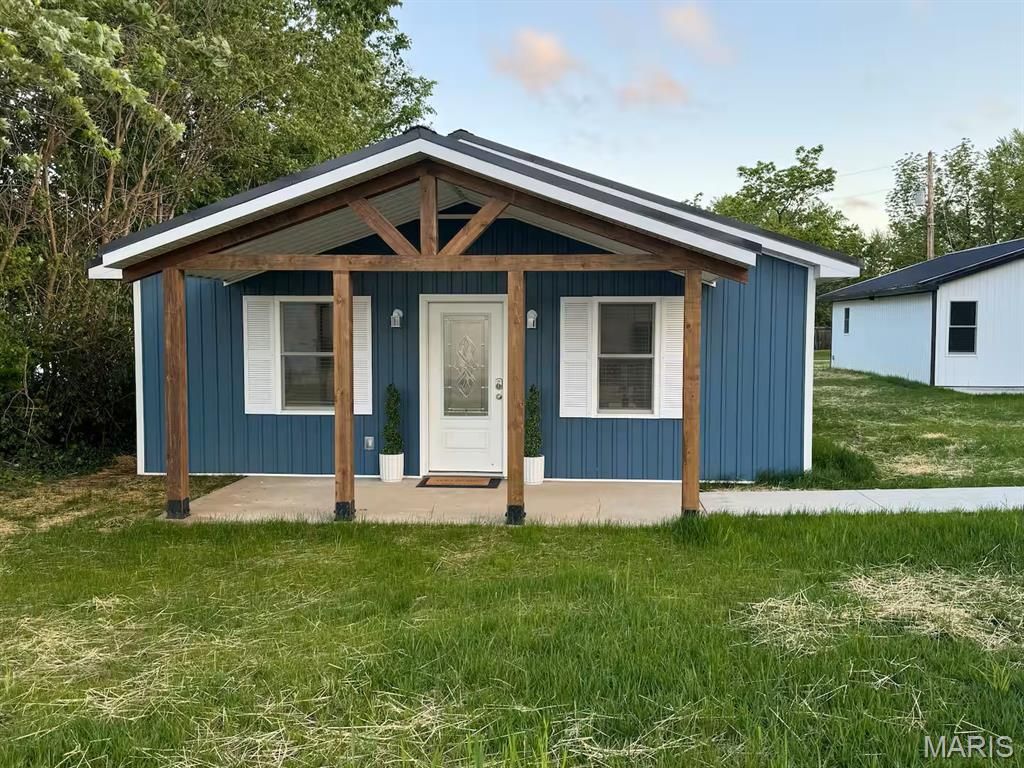 200 Missouri Avenue, St James, MO 65559