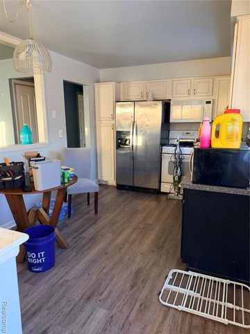 17422 Keppen Avenue, Allen Park, MI 48101