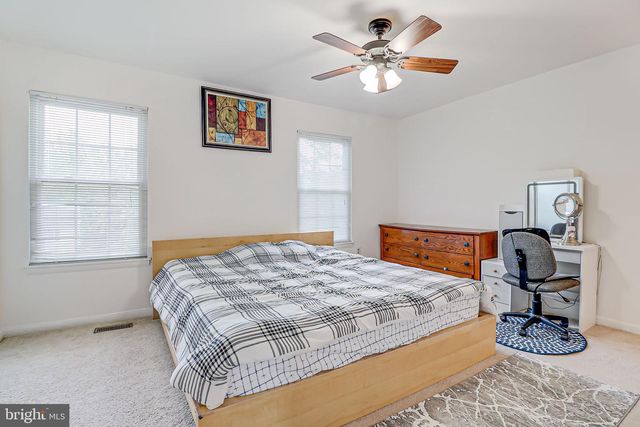 14871 CHERRYDALE DR, Woodbridge, VA 22193