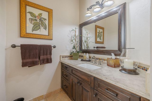 1611 N Pienza Street, Visalia, CA 93291