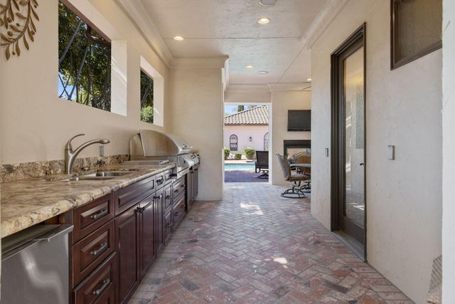 1611 N Pienza Street, Visalia, CA 93291