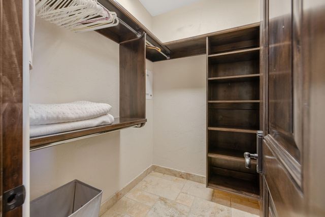 1611 N Pienza Street, Visalia, CA 93291