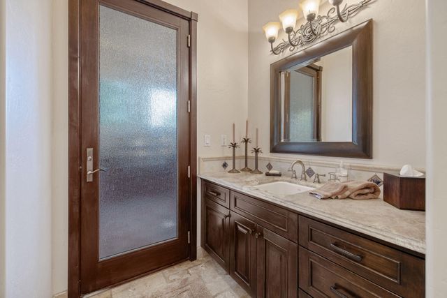 1611 N Pienza Street, Visalia, CA 93291