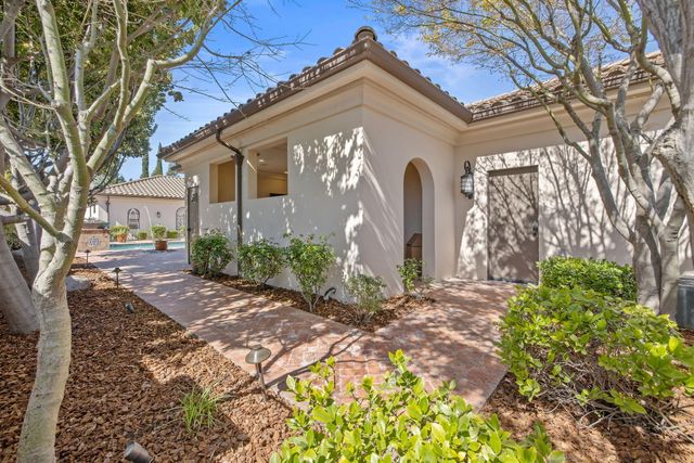 1611 N Pienza Street, Visalia, CA 93291