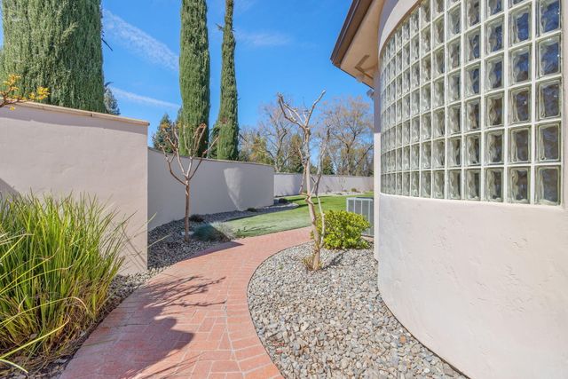 1611 N Pienza Street, Visalia, CA 93291