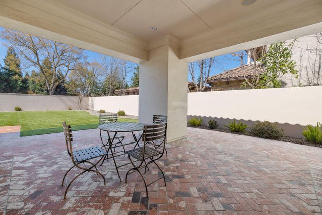 1611 N Pienza Street, Visalia, CA 93291