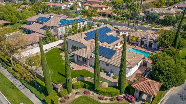 1611 N Pienza Street, Visalia, CA 93291