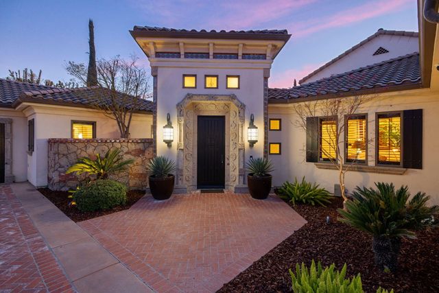 1611 N Pienza Street, Visalia, CA 93291