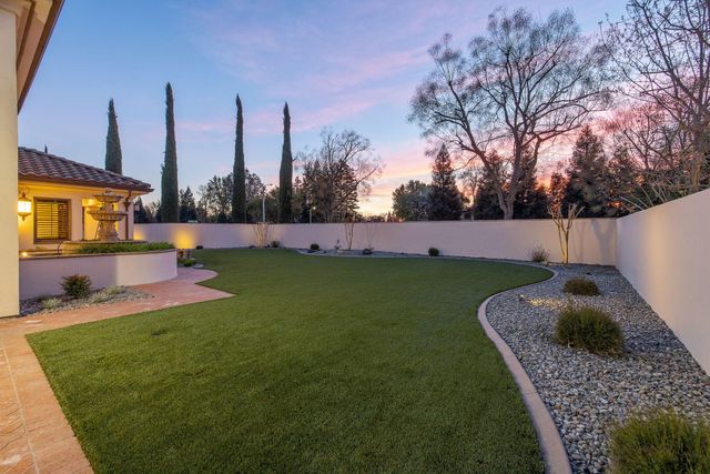 1611 N Pienza Street, Visalia, CA 93291