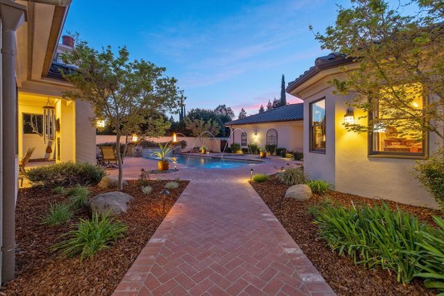 1611 N Pienza Street, Visalia, CA 93291