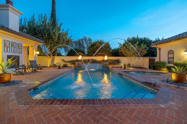 1611 N Pienza Street, Visalia, CA 93291