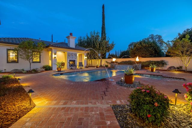 1611 N Pienza Street, Visalia, CA 93291