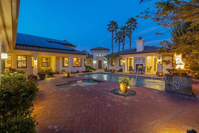 1611 N Pienza Street, Visalia, CA 93291