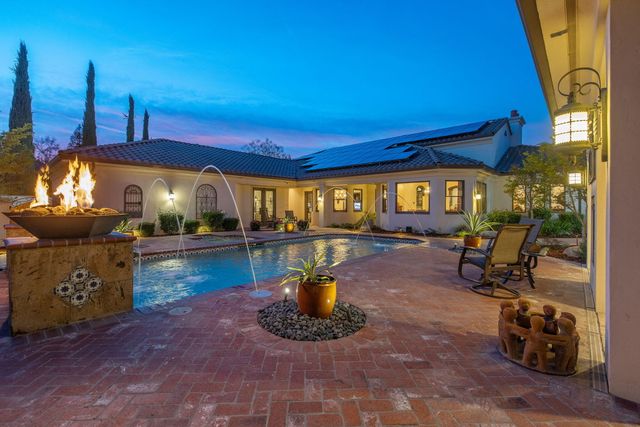 1611 N Pienza Street, Visalia, CA 93291