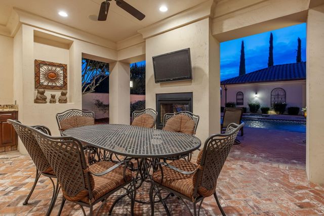 1611 N Pienza Street, Visalia, CA 93291