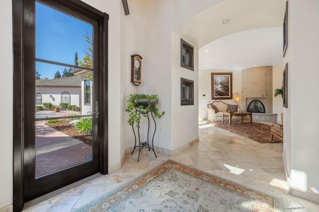 1611 N Pienza Street, Visalia, CA 93291