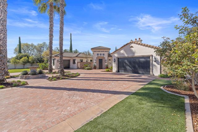 1611 N Pienza Street, Visalia, CA 93291