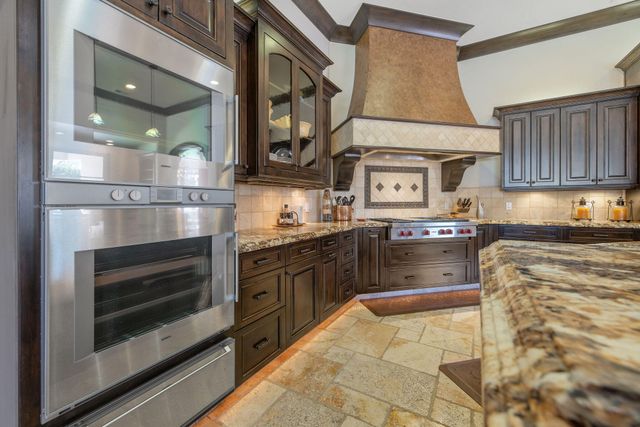 1611 N Pienza Street, Visalia, CA 93291