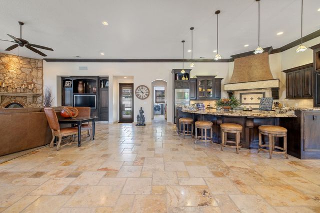 1611 N Pienza Street, Visalia, CA 93291