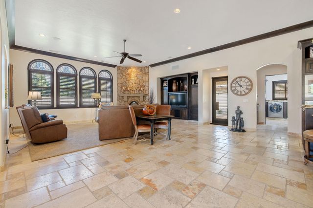 1611 N Pienza Street, Visalia, CA 93291