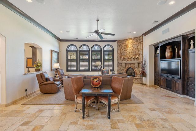 1611 N Pienza Street, Visalia, CA 93291