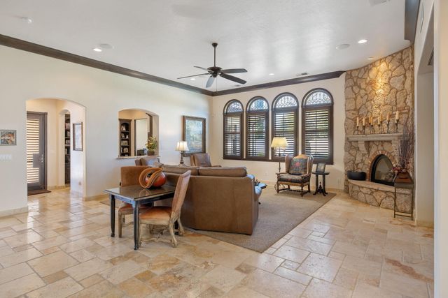 1611 N Pienza Street, Visalia, CA 93291