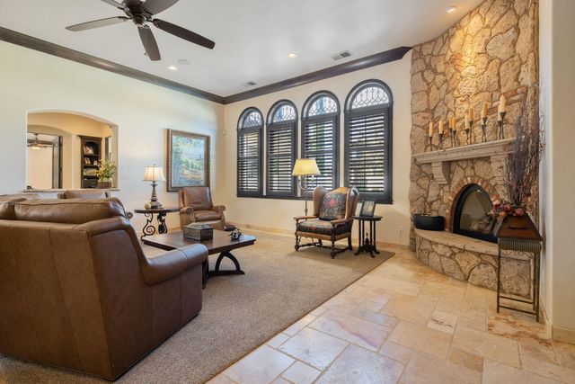 1611 N Pienza Street, Visalia, CA 93291