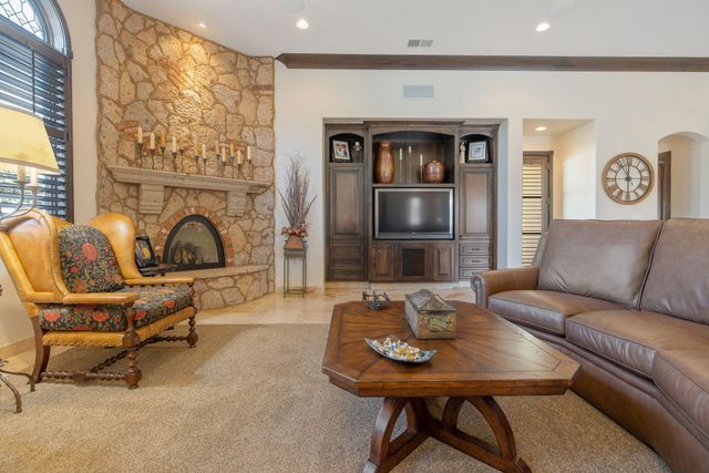 1611 N Pienza Street, Visalia, CA 93291