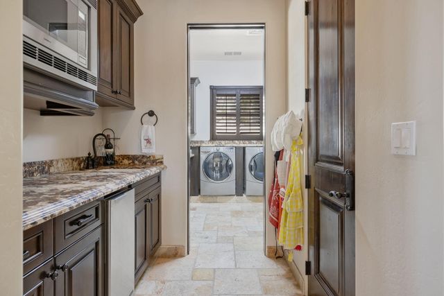 1611 N Pienza Street, Visalia, CA 93291