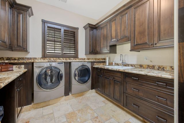 1611 N Pienza Street, Visalia, CA 93291