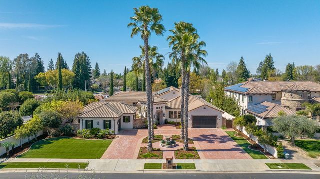 1611 N Pienza Street, Visalia, CA 93291