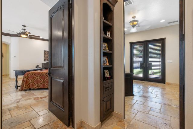 1611 N Pienza Street, Visalia, CA 93291