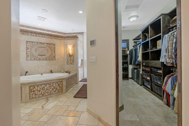 1611 N Pienza Street, Visalia, CA 93291