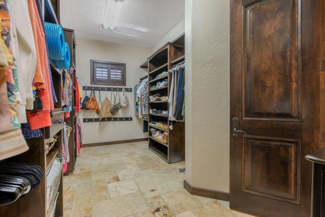 1611 N Pienza Street, Visalia, CA 93291