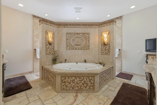 1611 N Pienza Street, Visalia, CA 93291