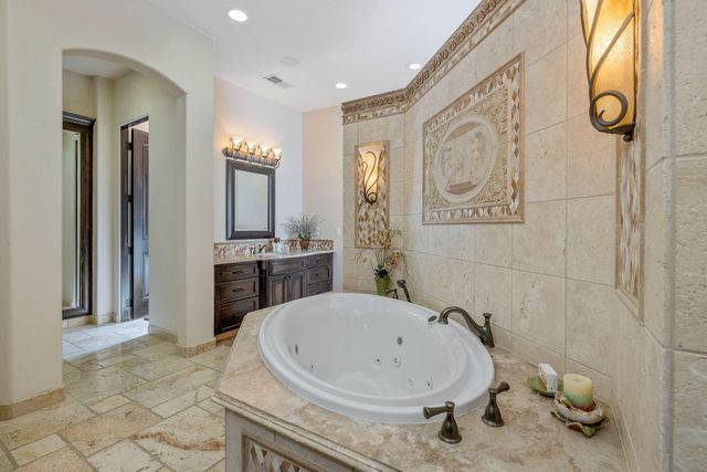 1611 N Pienza Street, Visalia, CA 93291