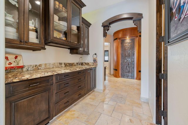 1611 N Pienza Street, Visalia, CA 93291