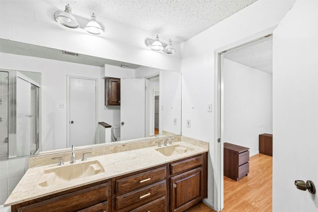 2014 Willoughby Lane 4624, Arlington, TX 76011