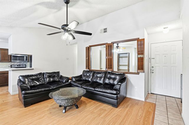 2014 Willoughby Lane 4624, Arlington, TX 76011