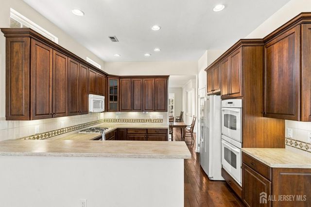 5 Ascot Court, South Brunswick, NJ 08824